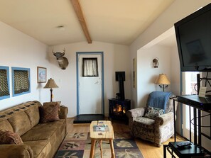 Smart-TV, Kamin, Stereoanlage