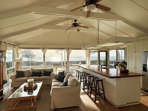 Hawaii Beach Retreat- Sand, Surf, Pineapples and Paradise