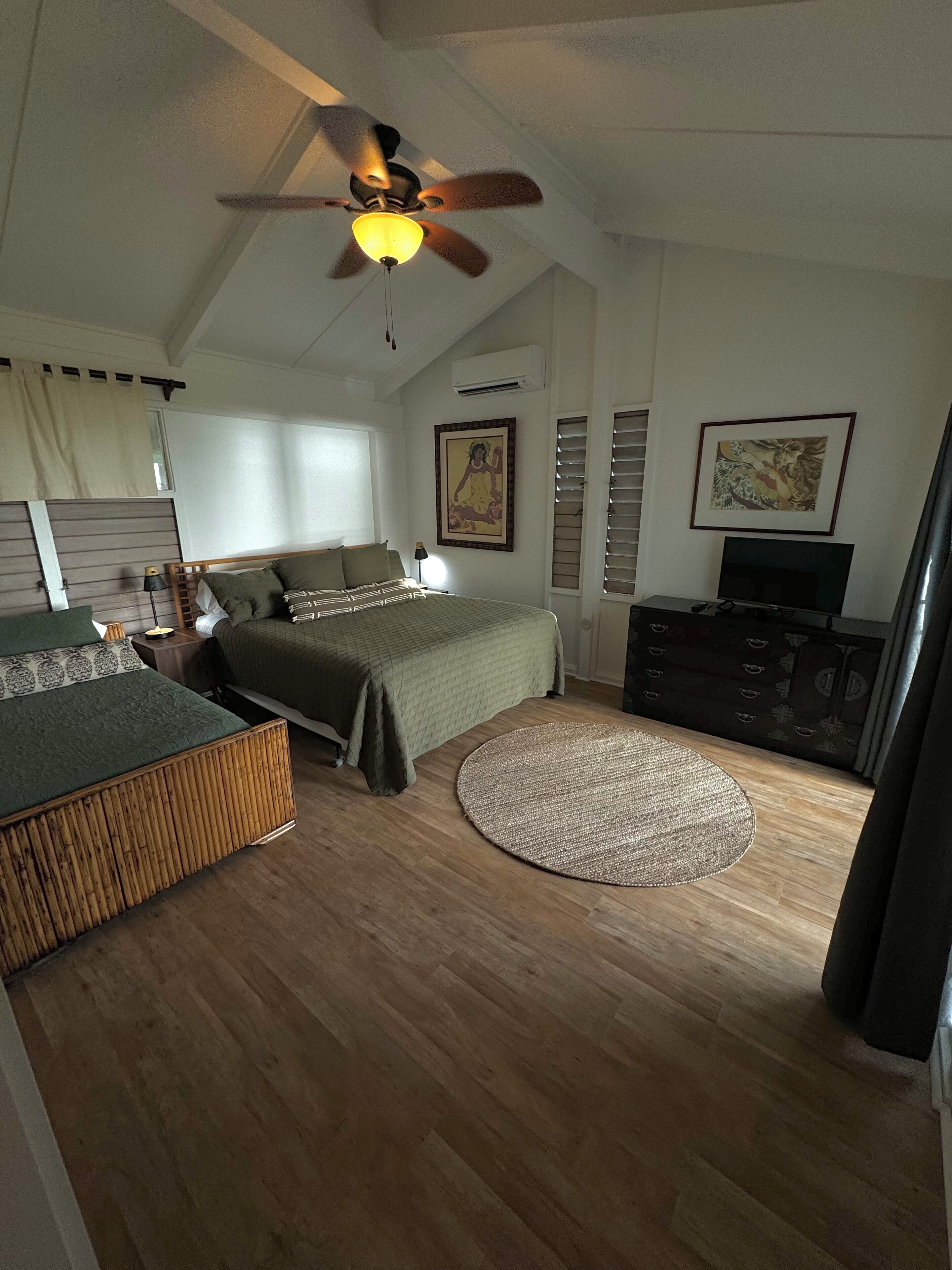 4 bedrooms, in-room safe, iron/ironing board, WiFi