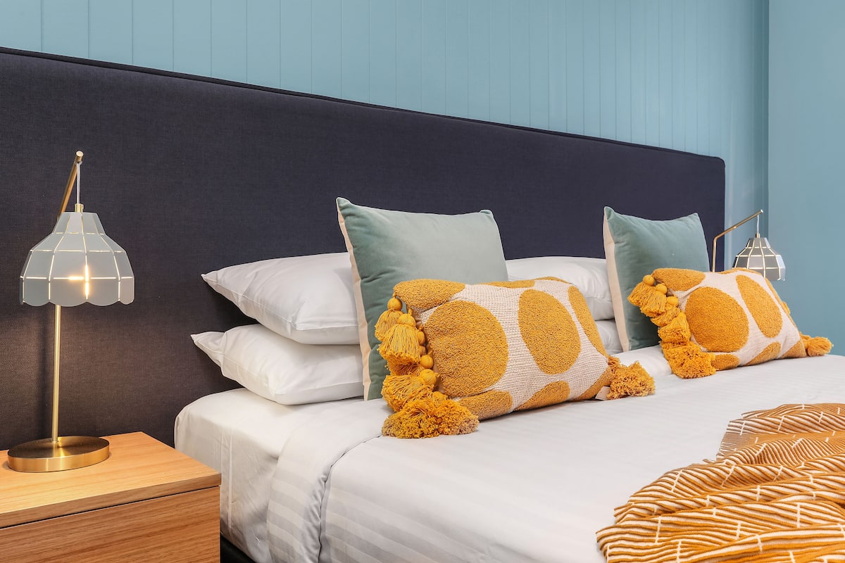 bay signature, 1 king bed | 1 bedroom, in-room safe, iron/ironing board, free wifi