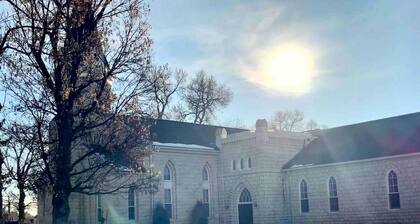 Jailer's Cottage * Entire Home * Sleeps 10