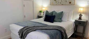 Jailer`s Cottage | 130-Year-Old Gem | Sleeps 12