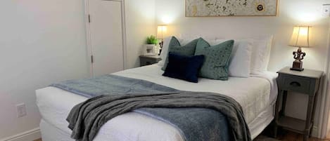 4 bedrooms, desk, iron/ironing board, travel crib