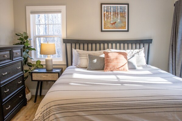 2 bedrooms, desk, iron/ironing board, travel cot