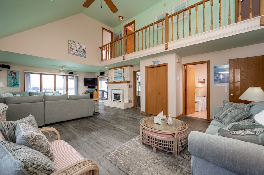 Bayfront-stunning Views-2 Blocks To Beach-walk To Dining/bars-dog Friendly - Dewey Beach, DE