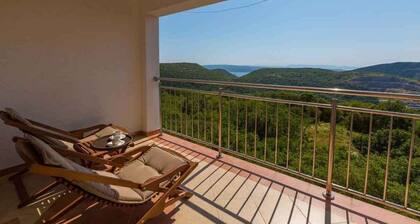 Holiday apartment mit Klimaanlage und Balkon