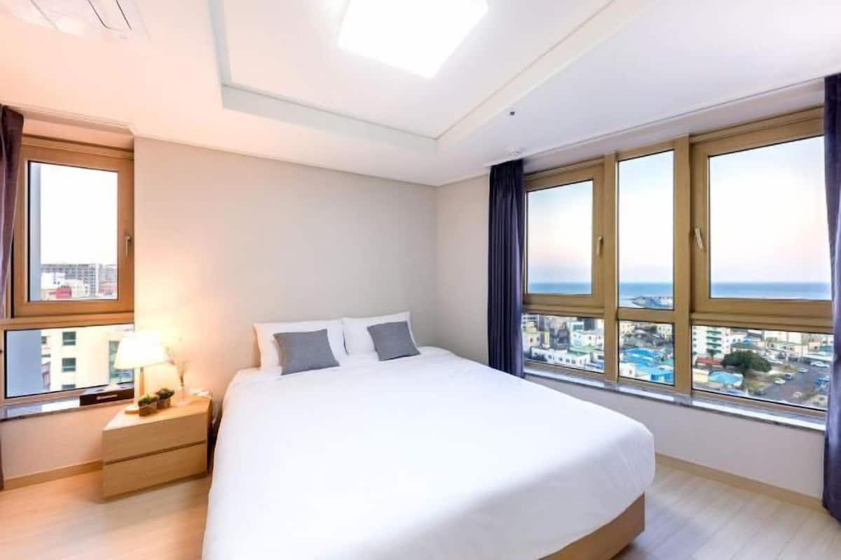 1 bedroom, individually furnished, desk, laptop workspace