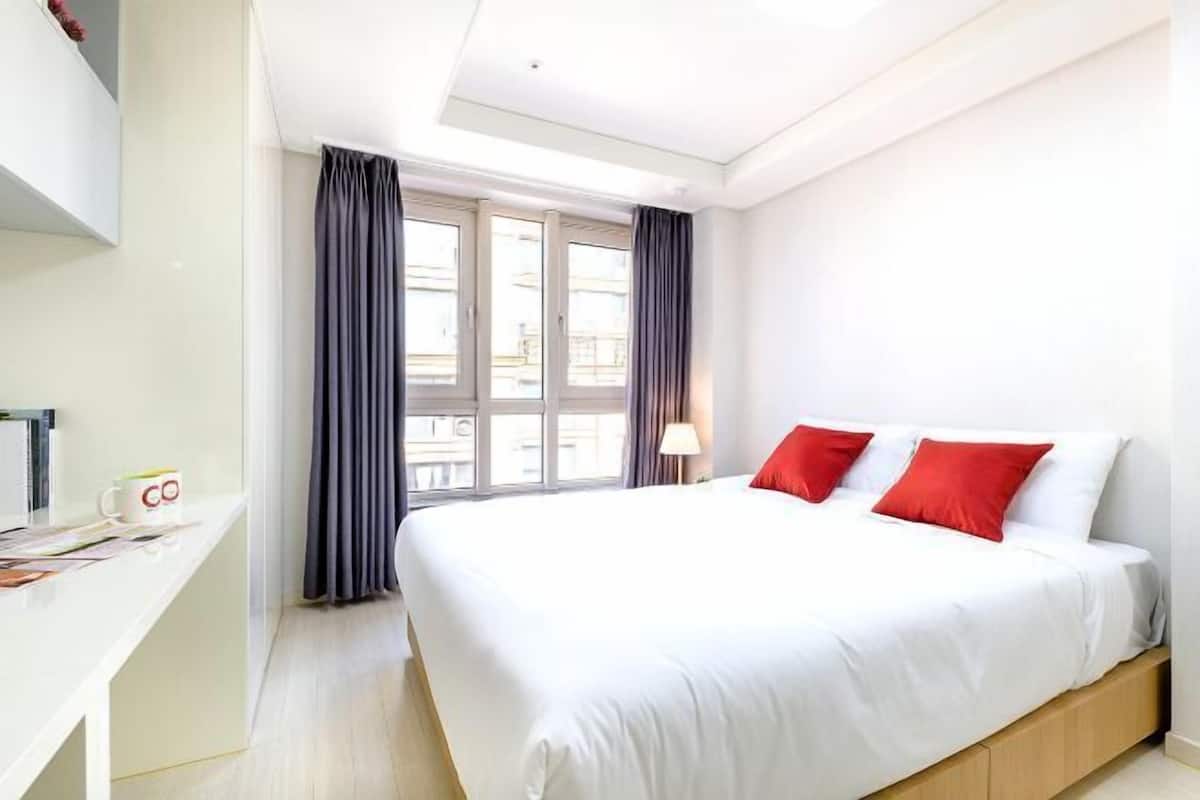 1 bedroom, individually furnished, desk, laptop workspace