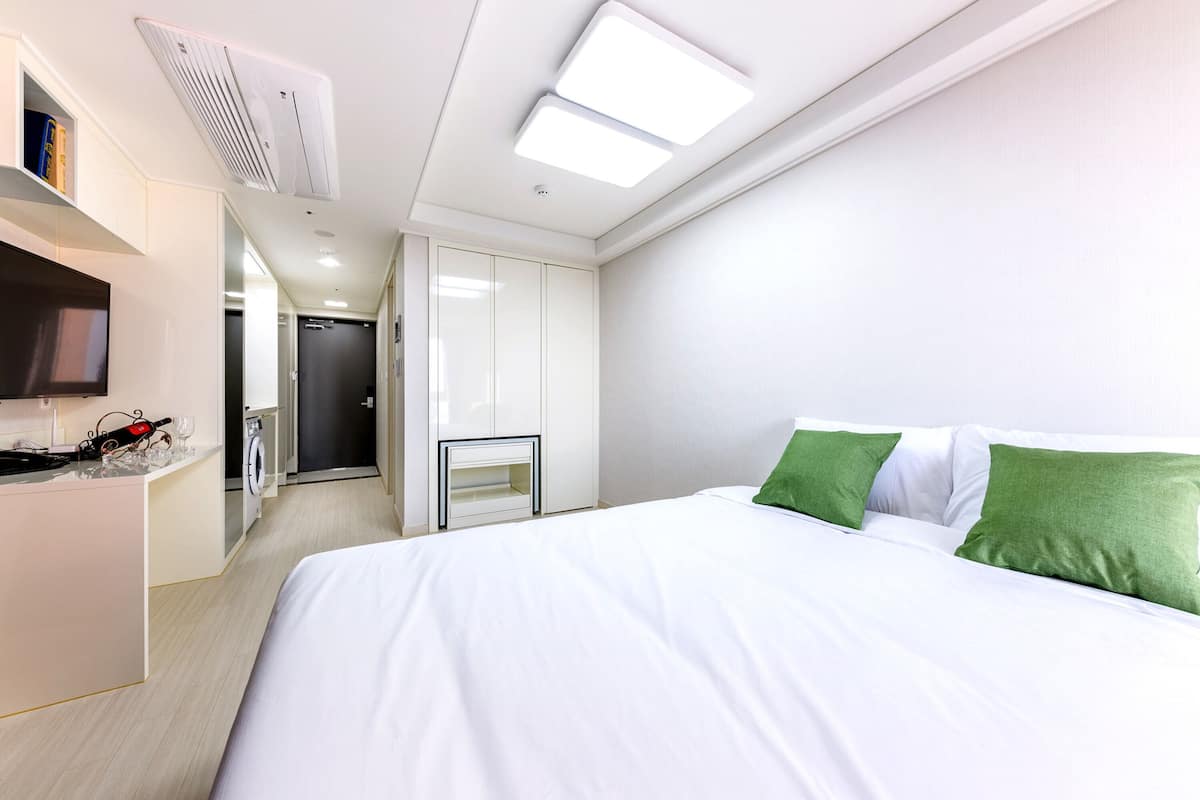 ห้องพรีเมียร์ดับเบิล, วิวทะเล | โต๊ะทำงาน, พื้นที่ทำงานแบบใช้แล็ปท็อป, ผ้าม่านกันแสง, ห้องเก็บเสียง