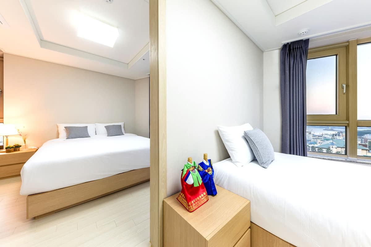 ห้องจูเนียร์สวีท, วิวทะเล | โต๊ะทำงาน, พื้นที่ทำงานแบบใช้แล็ปท็อป, ผ้าม่านกันแสง, ห้องเก็บเสียง
