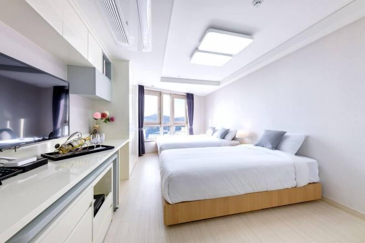 1 bedroom, individually furnished, desk, laptop workspace