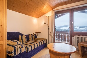 TV, lettore DVD, impianto stereo