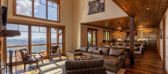 Majestic View Hideaway at Eagles Nest - NEW HOME! 50mi views, hot tub, game room!