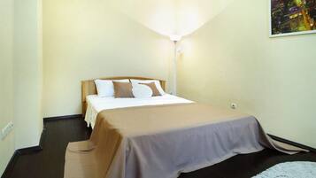Classic Apartment | 2 bedrooms, desk, iron/ironing board, free WiFi