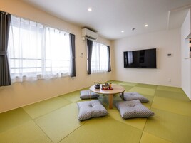 Japanese style Condo 5 people no smoking | 1 bedroom, free WiFi, bed sheets