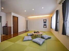 Japanese style Condo 5 people no smoking | 1 bedroom, free WiFi, bed sheets
