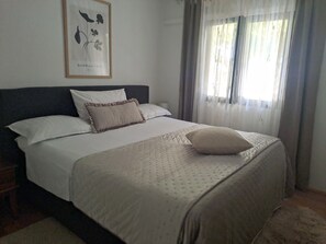 2 dormitorios, escritorio, tabla de planchar con plancha y wifi gratis