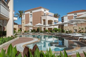 Indoor pool, 4 outdoor pools, open 10:00 AM to 6:00 PM, sun loungers - Caldera Beach (Gerani)