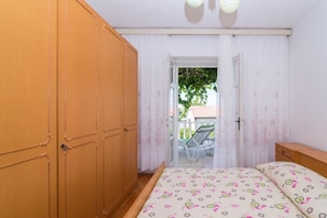 Apartment (Two Bedroom Apartment with Garden Ter) - Apartments Vrandecic (Postira)