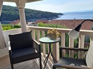 Lägenhet (Apartment with terrace and sea view) | Balkong