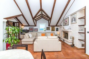 Apartment (Apartment with terrace and sea view) | Living room - Apartments Vrandecic (Postira)