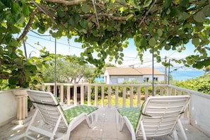 Terrace/patio - Apartments Vrandecic (Postira)