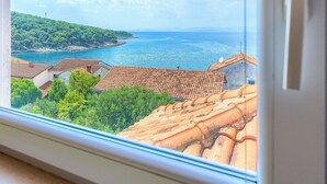 Unclassified image, 3 of 40, button - Apartments Vrandecic (Postira)
