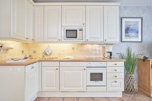 Køleskab, mikrobølgeovn, ovn, opvaskemaskine