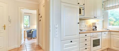 Réfrigérateur, micro-ondes, four, lave-vaisselle