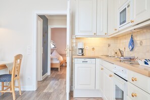 Køleskab, mikrobølgeovn, ovn, opvaskemaskine