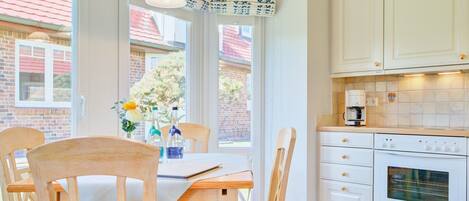 Køleskab, mikrobølgeovn, ovn, opvaskemaskine