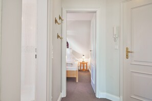 Unclassified image, 3 of 15, button - Moosbeere, App. 23, Deutschland (Sylt)