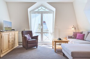 Unclassified image, 4 of 15, button - Moosbeere, App. 23, Deutschland (Sylt)