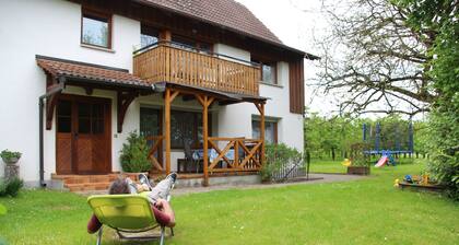 Miller's Biohof - 3-Raum-Ferienwohnung Baindtlehof , Dusche/WC, 63 qm, OG