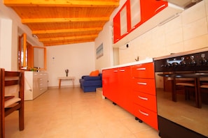 Maison (One Bedroom Holiday Home) | Cuisine privée