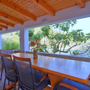 House (One Bedroom Holiday Home) | Balcony