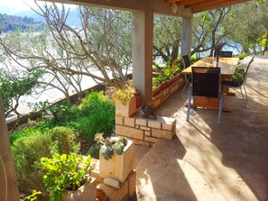 House (One Bedroom Holiday Home) | Terrace/patio
