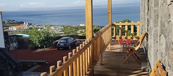 Increíble habitación cuádruple con vistas al mar en Sao Roque do Pico