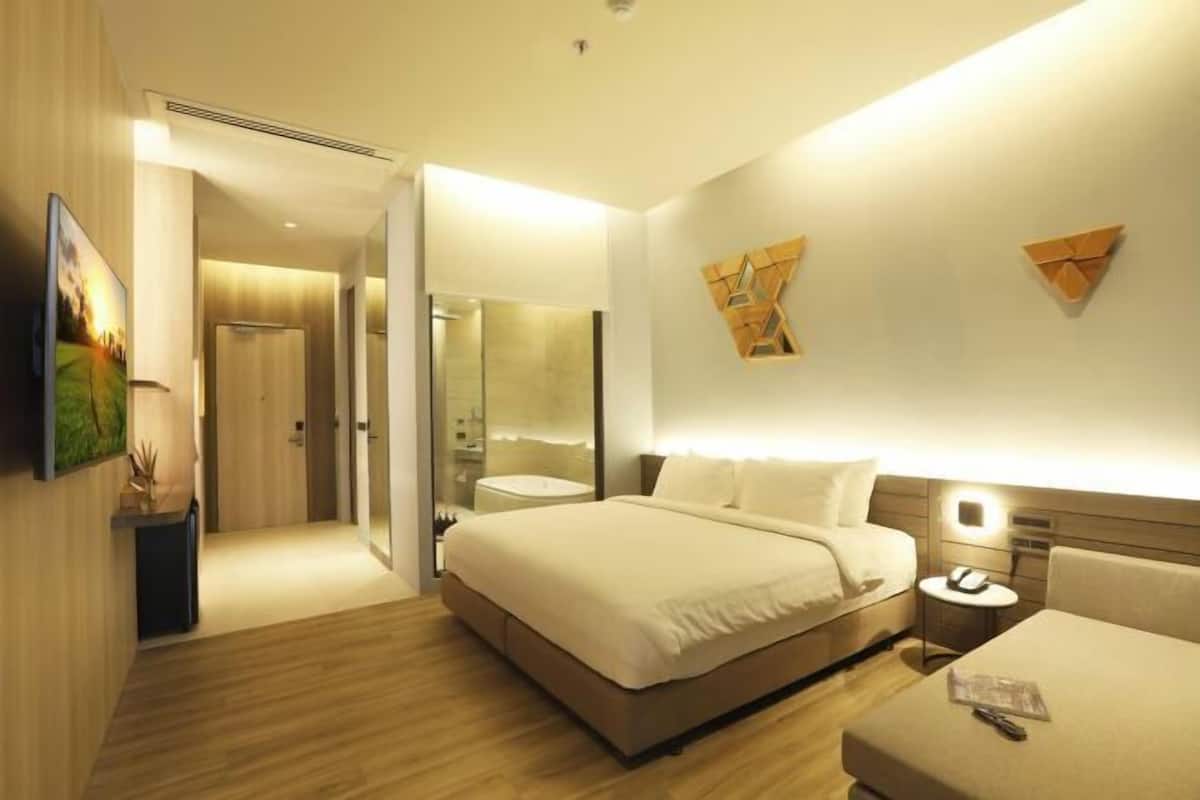 1 bedroom, minibar, individually decorated, individually furnished