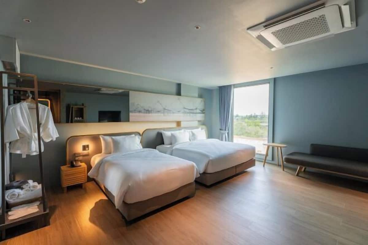 1 bedroom, minibar, individually decorated, individually furnished