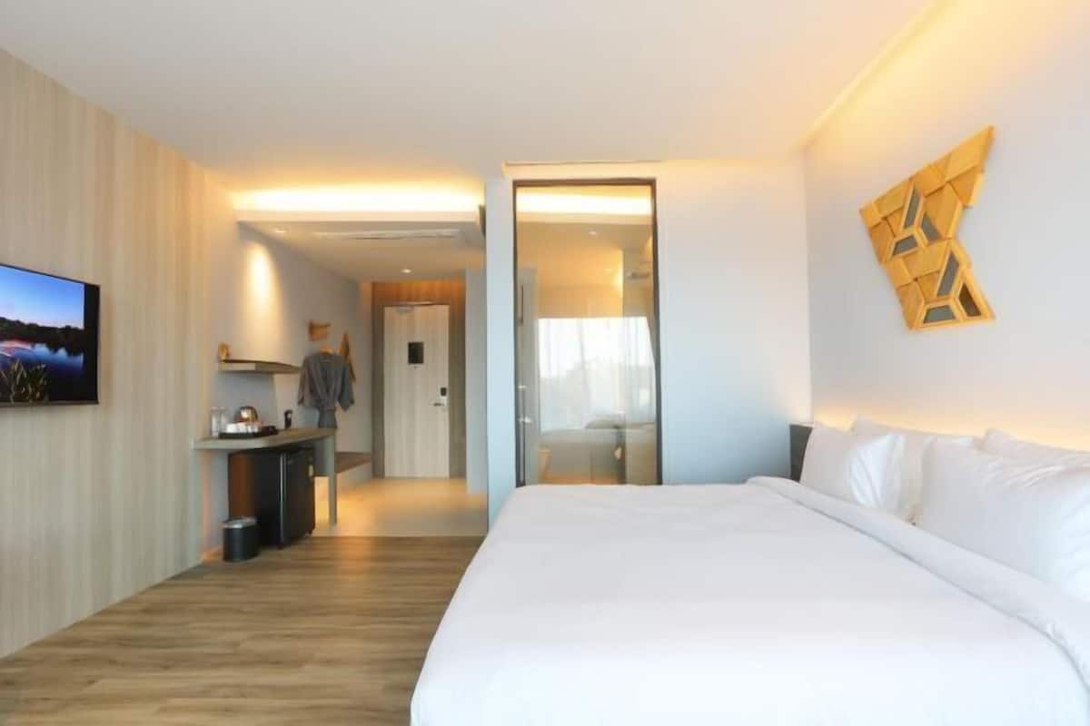 1 bedroom, minibar, individually decorated, individually furnished