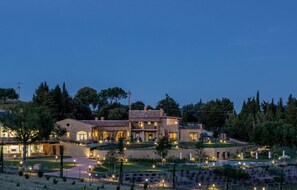 المنشأة من الخارج