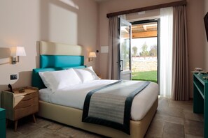 9 bedrooms, iron/ironing board, WiFi, bed sheets