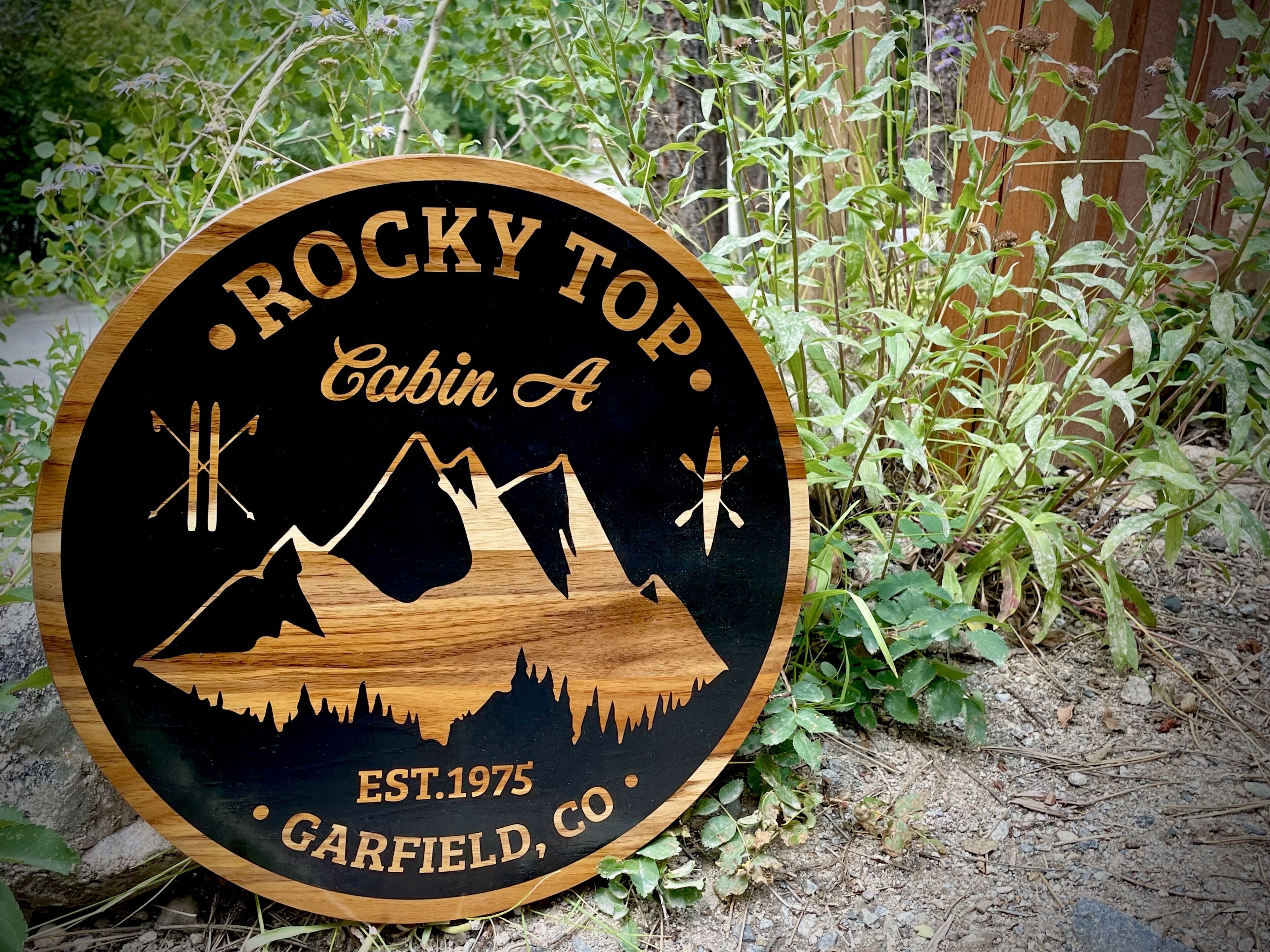 Cozy Mountain Cabin Retreat - 5 Mins from Ski Monarch~ Welcome to RockyTop Cabin!