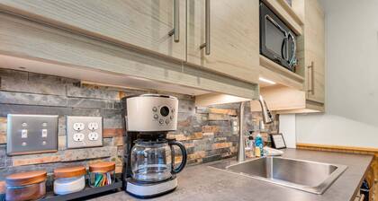 Dog Friendly • Close to Monarch Mountain • King Bed