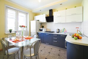 Private kitchen - PaulMarie Apartments on Mazurova (Gomel)