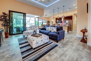 Smart TV, offices - Blue Lagoon | Pool | Spa | Lounge (Rotonda West)