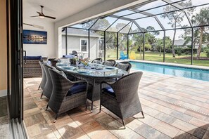 Outdoor dining - Blue Lagoon | Pool | Spa | Lounge (Rotonda West)