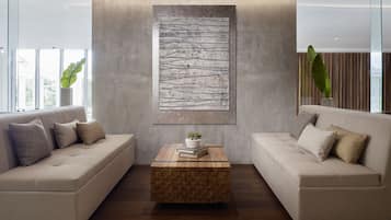 Sala de estar en el lobby