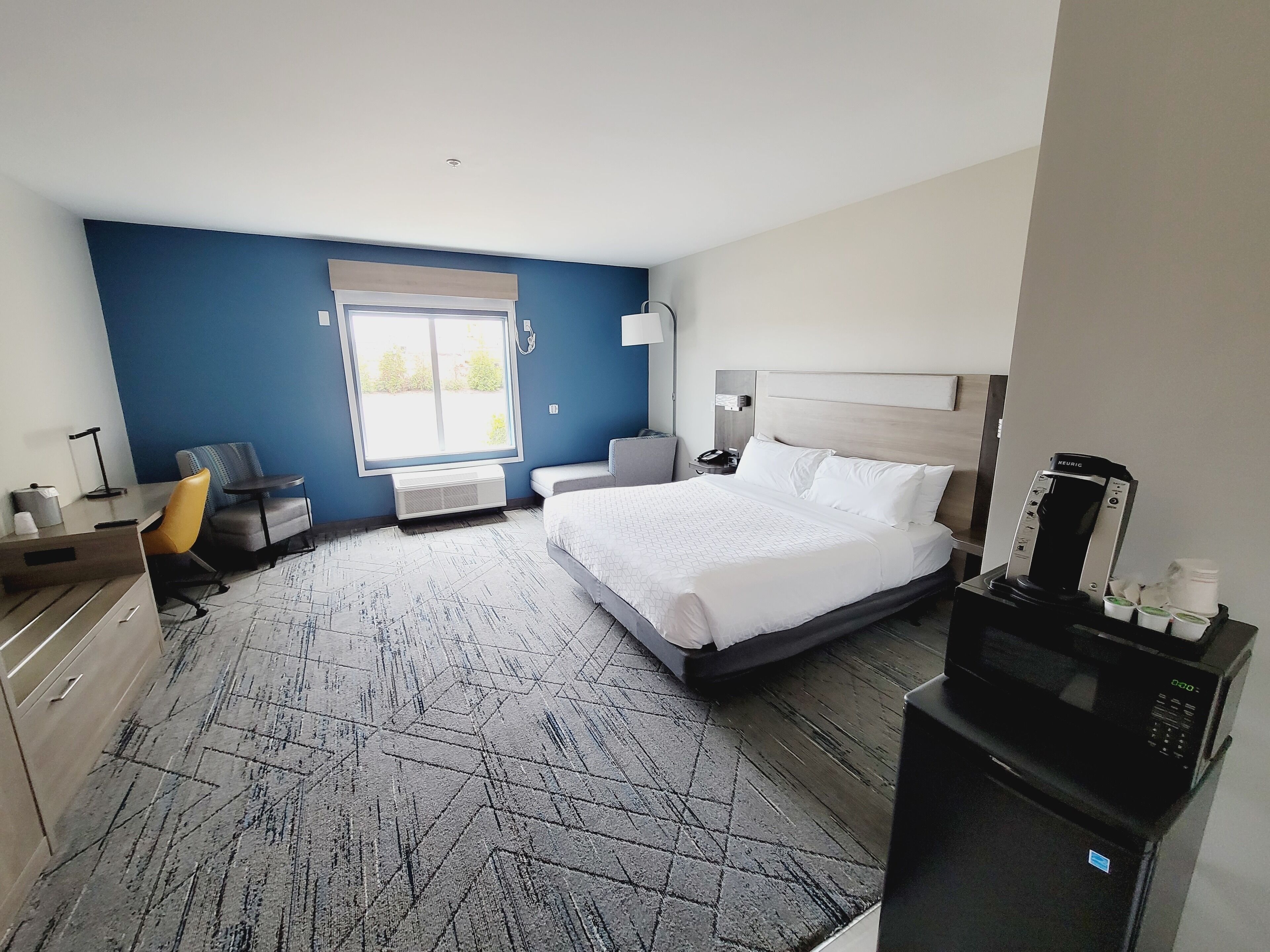 1 bedroom, premium bedding, down duvets, in-room safe